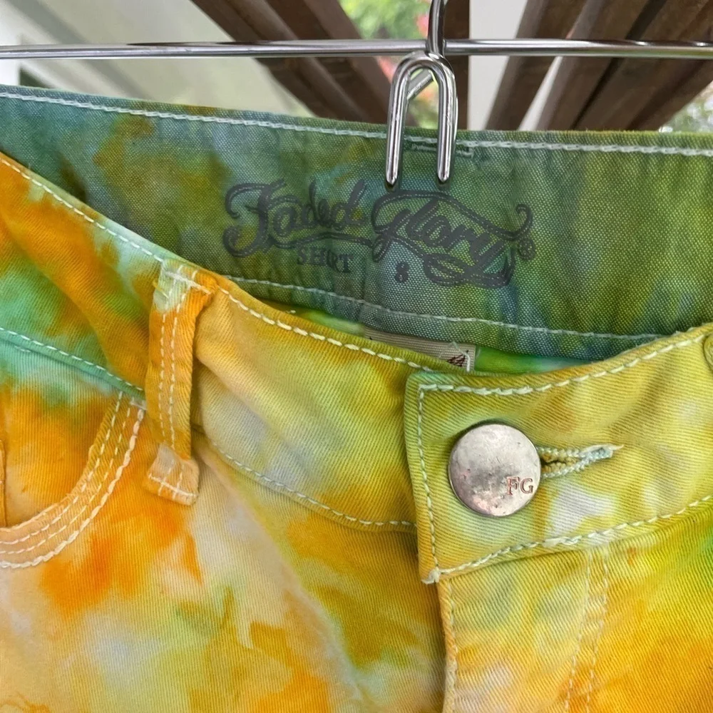 Faded glory hand crafted tie dye stretch shorts Size 8 - Picture 4 of 6